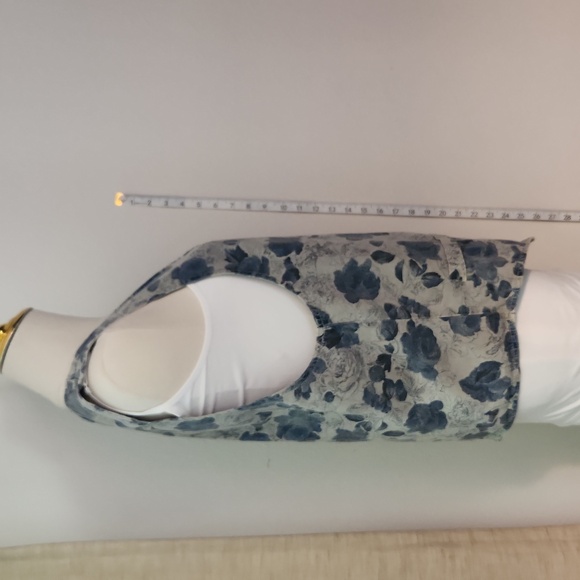 Women's Vest - Picture 6 of 8